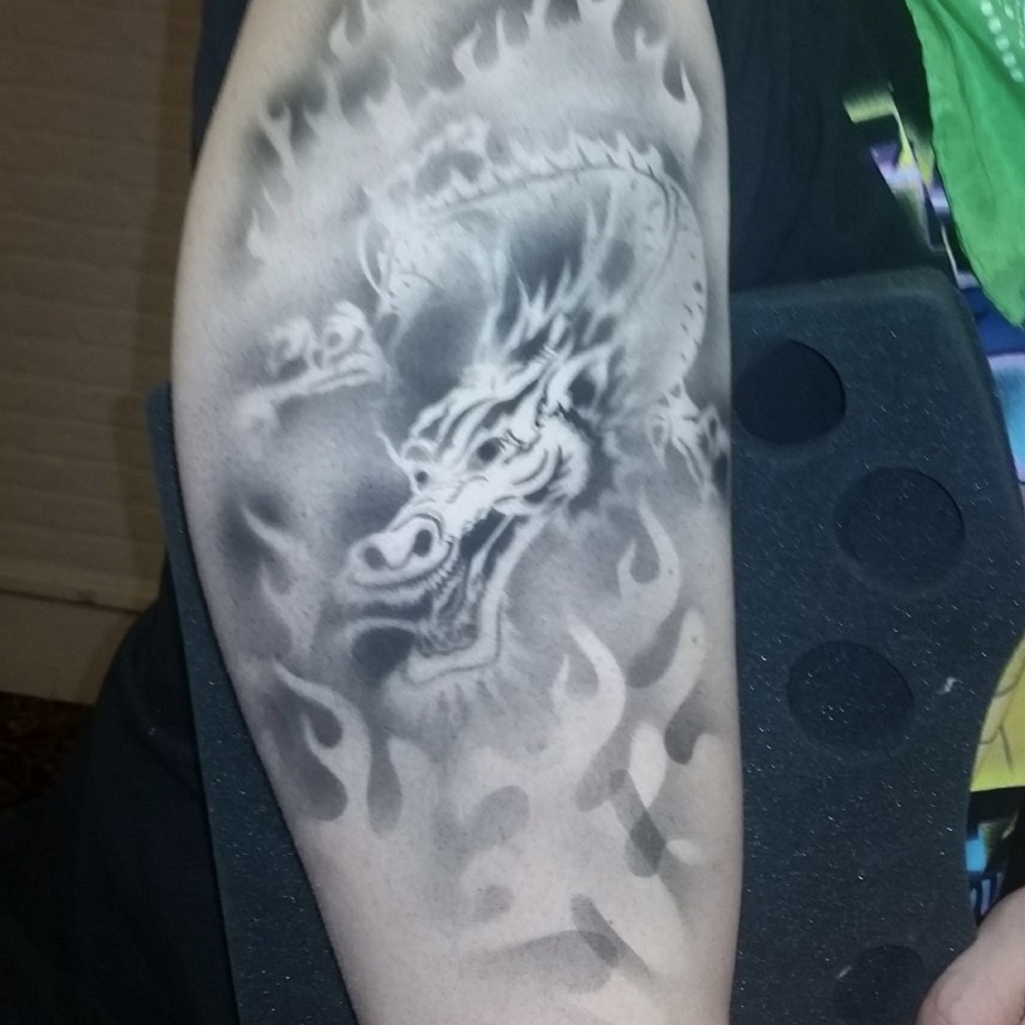 Airbrush Art, Glitter Tats, Henna in Minneapolis, MN - A Touch of Magic Entertainment