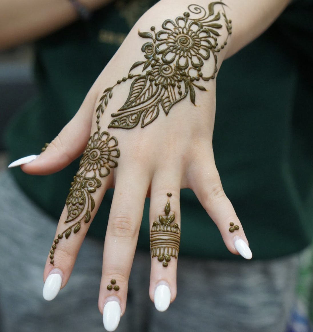 Henna, Airbrush Art, Glitter Tats in Minneapolis, MN - A Touch of Magic Entertainment